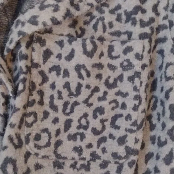beachlunchlounge Women's Black Leopard Print Shirt - Picture 4 of 5